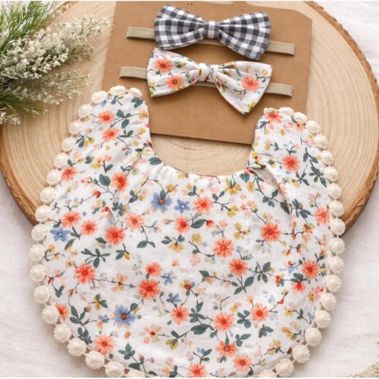 Personalised Floral Bib Set Personalised Floral Bib Set