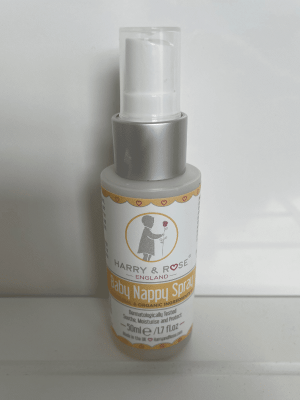 Baby nappy spray to protect baby's delicate skin during nappy changing